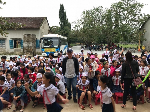 Flood relief in Quang Ngai 12-2017