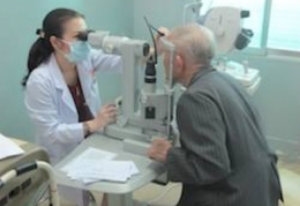 Eye surgery 04-2015