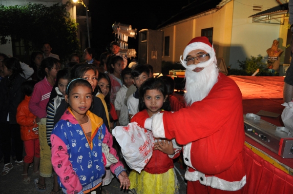 Xmas party in Kontum 2013